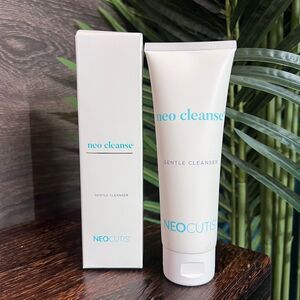 Neocutis Neo Cleanse Gentle Skin Cleanser, 125 ml. New in box!